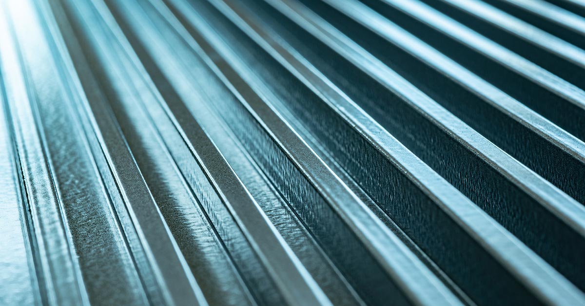 Liga de zinco oxidada e escurecida: causas, limpeza e proteção